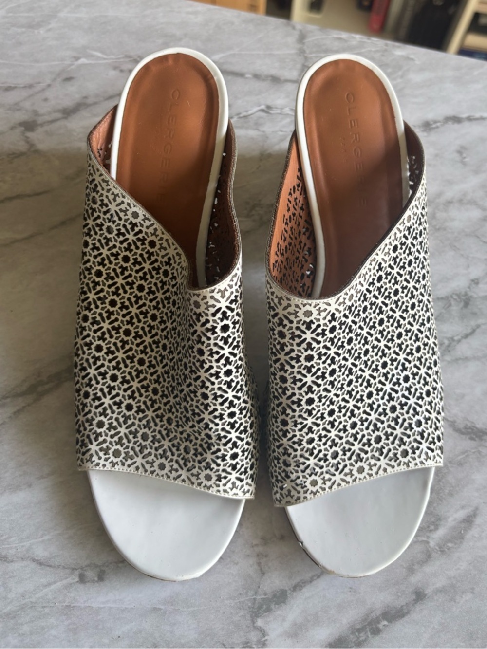 CLERGERIE PARIS White Perforated Patterned Leather Open-Toe Mule Heels size 37 - Picture 2 of 9